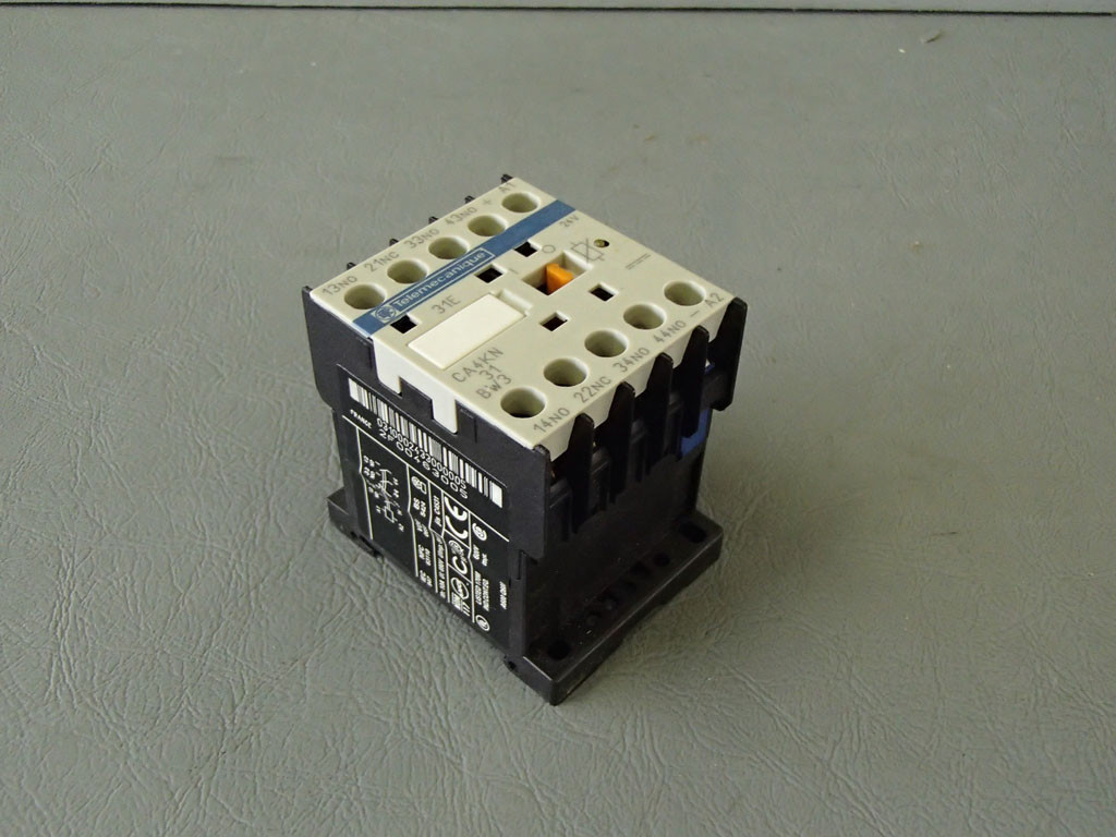 TÉLÉMÉCANIQUE  CA4KN31BW3