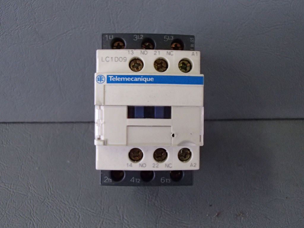 TÉLÉMÉCANIQUE  LC2D09E7