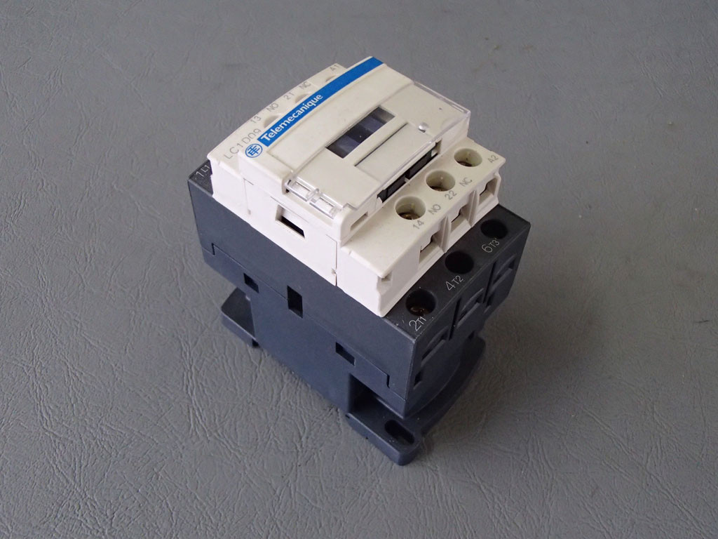 TÉLÉMÉCANIQUE  LC2D09E7