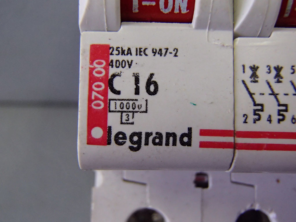 LEGRAND 07000