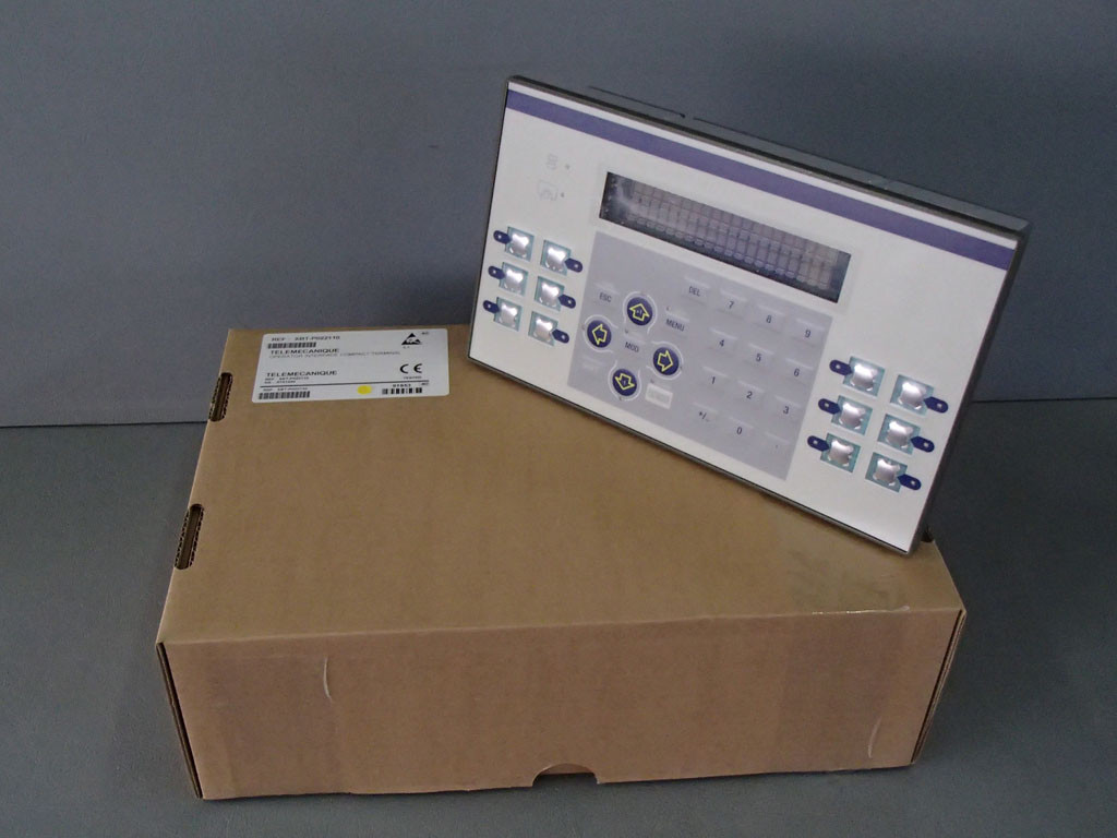 TÉLÉMÉCANIQUE  XBT-P022110