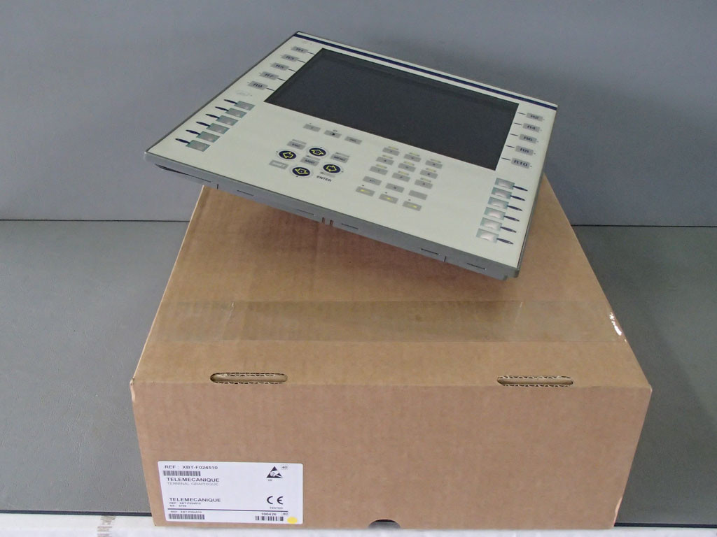 TÉLÉMÉCANIQUE  XBT-F024510