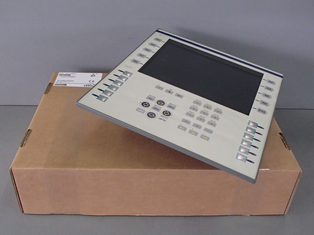 TÉLÉMÉCANIQUE  XBT-F024610