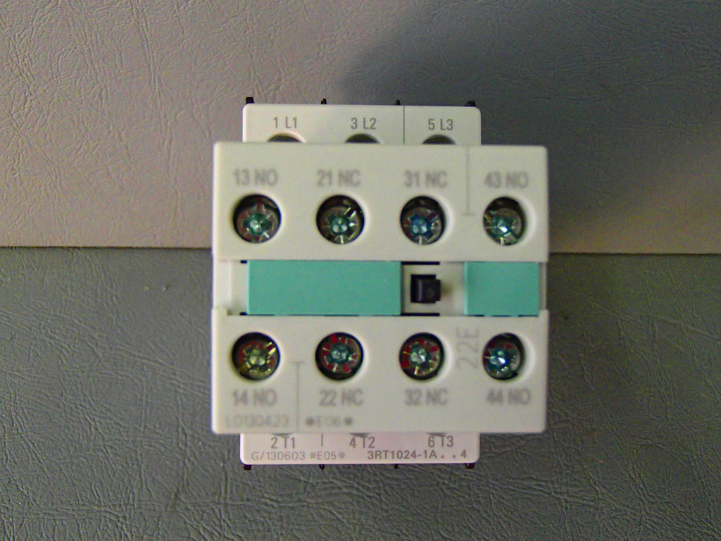 SIEMENS 3RT1024-1AP04