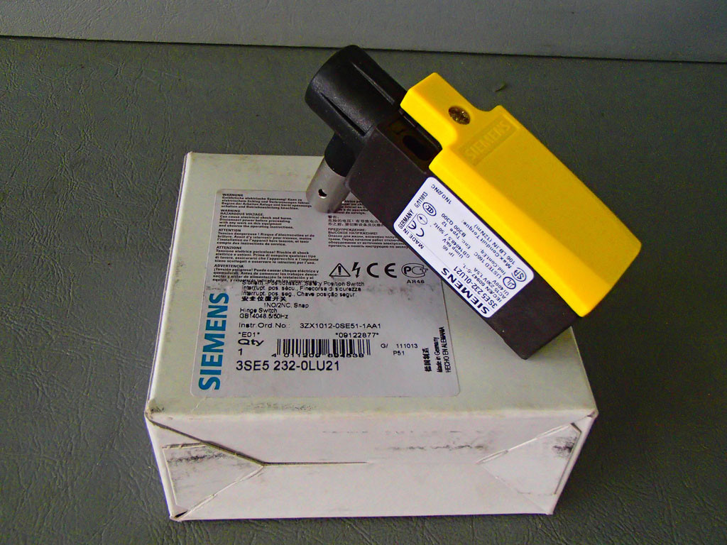 SIEMENS 3SE5232-0LU21