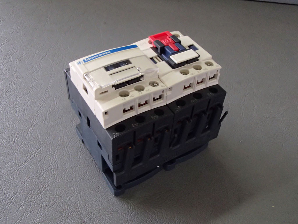 TÉLÉMÉCANIQUE  LC2D12FE7