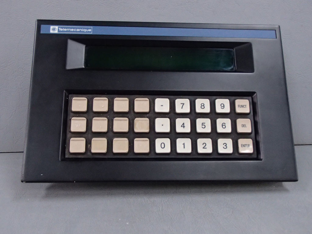 TÉLÉMÉCANIQUE  XBT-A71101