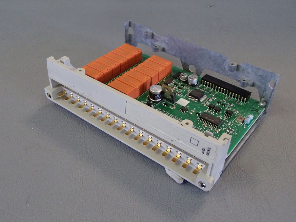 TÉLÉMÉCANIQUE  TSXDMZ28DR