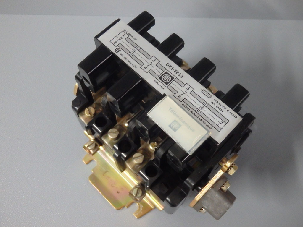 TÉLÉMÉCANIQUE  DK1EB1350