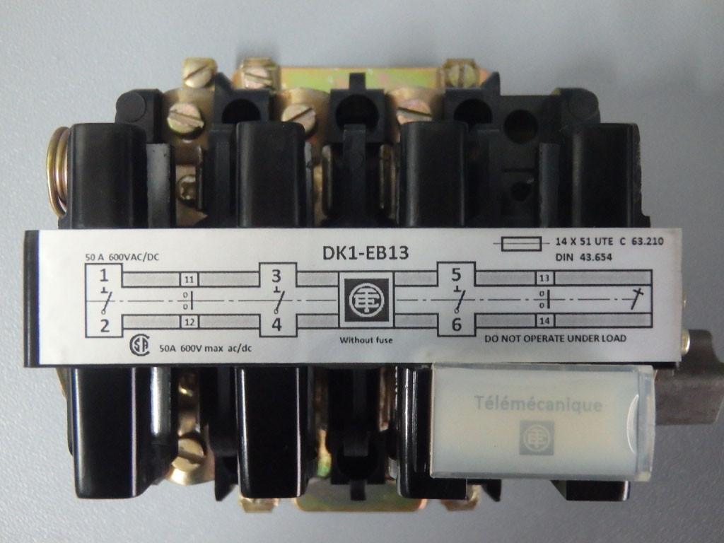 TÉLÉMÉCANIQUE  DK1EB1350