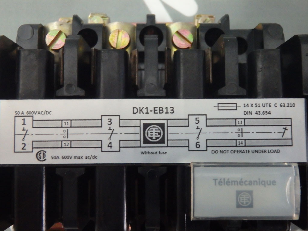 TÉLÉMÉCANIQUE  DK1EB1350