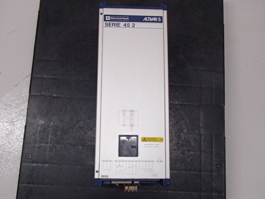 TÉLÉMÉCANIQUE  ATV452D22