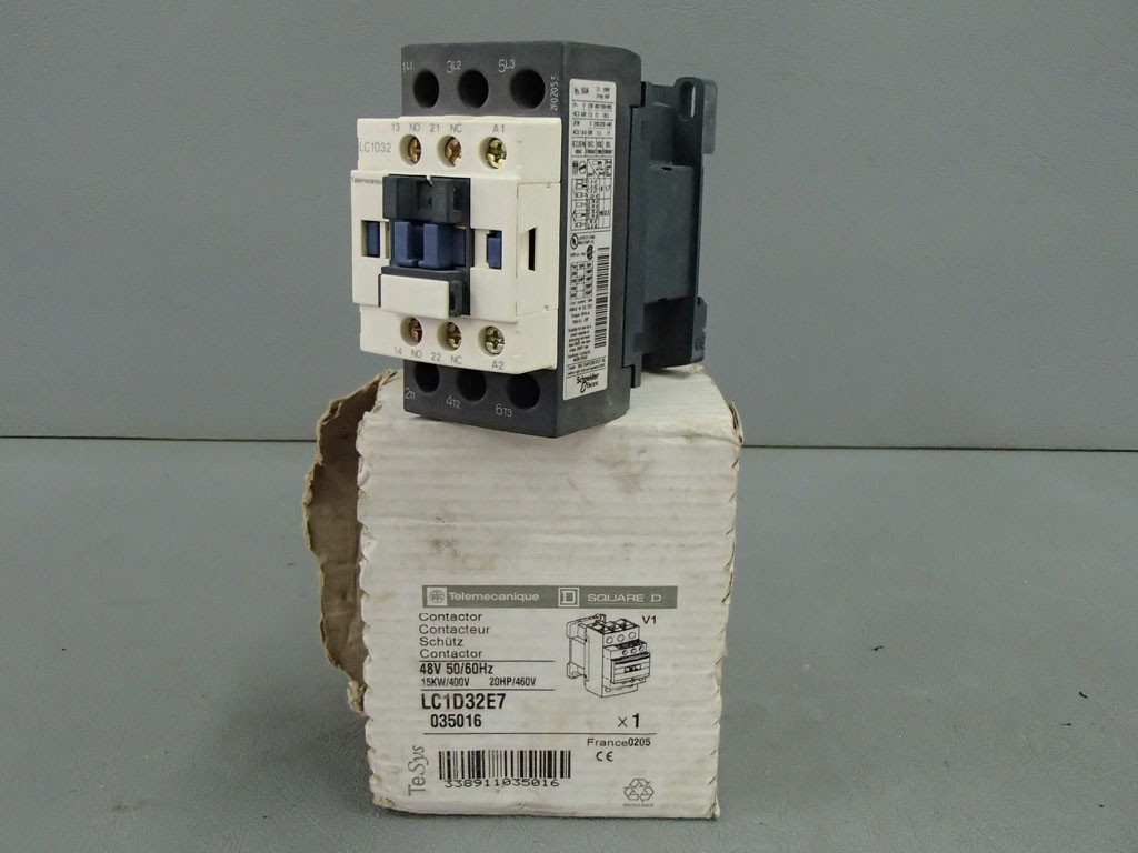 TÉLÉMÉCANIQUE  LC1D32E7