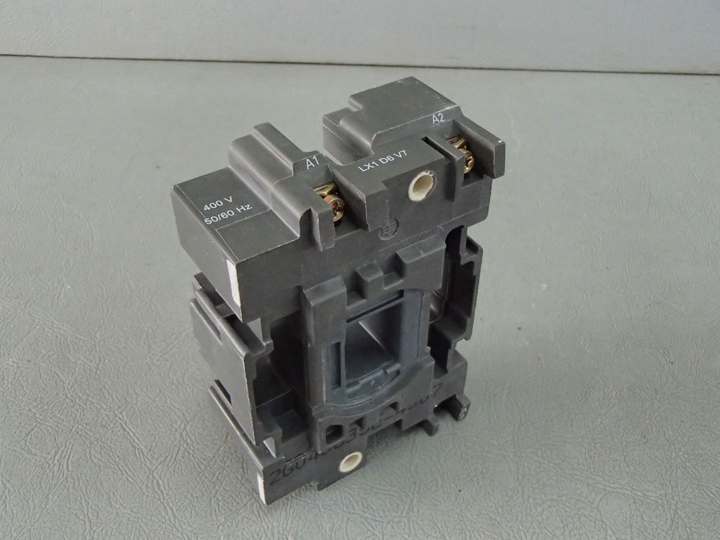 TÉLÉMÉCANIQUE  LX1D6V7