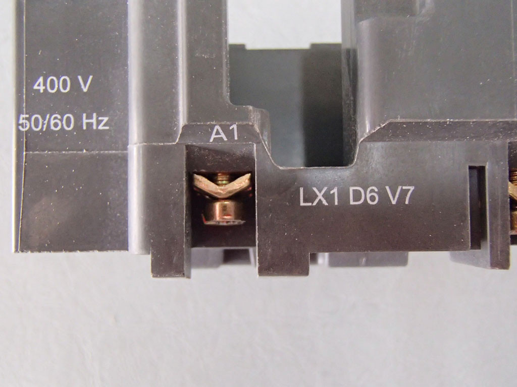 TÉLÉMÉCANIQUE  LX1D6V7