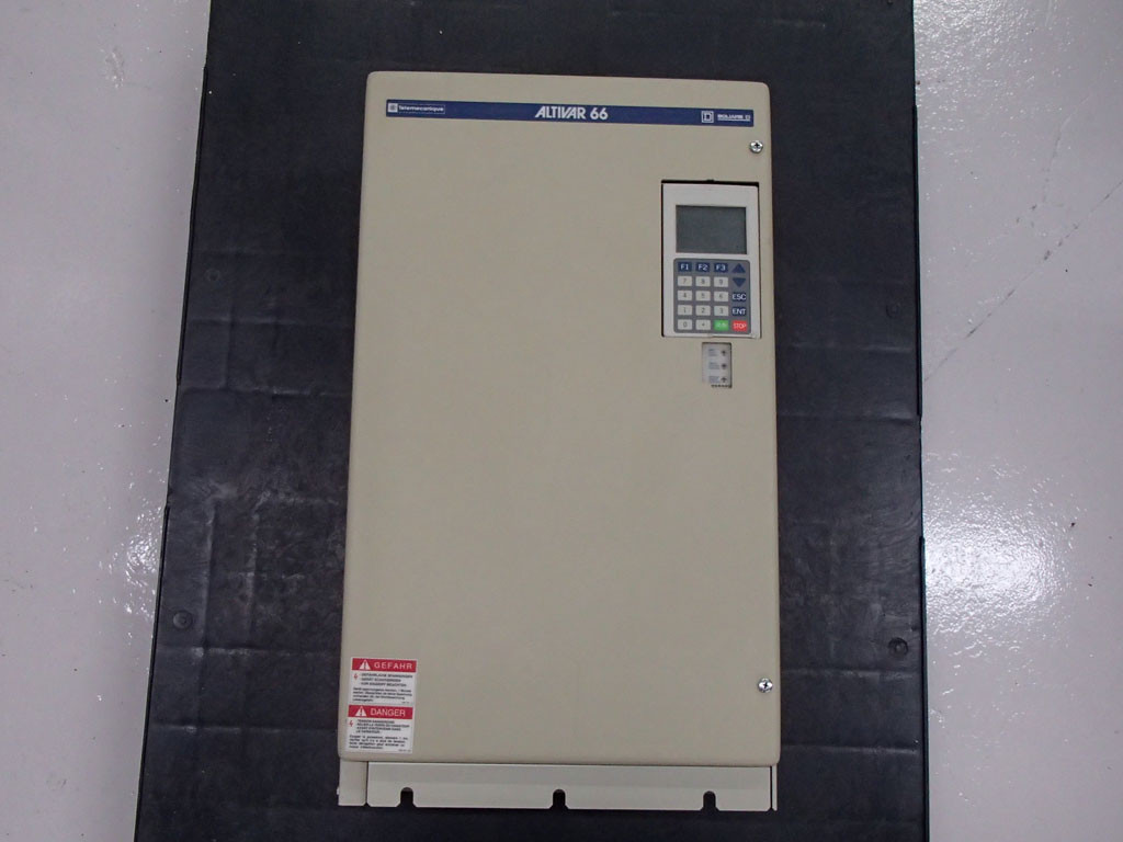 TÉLÉMÉCANIQUE  ATV66D79N4