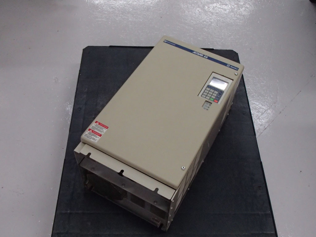 TÉLÉMÉCANIQUE  ATV66D79N4