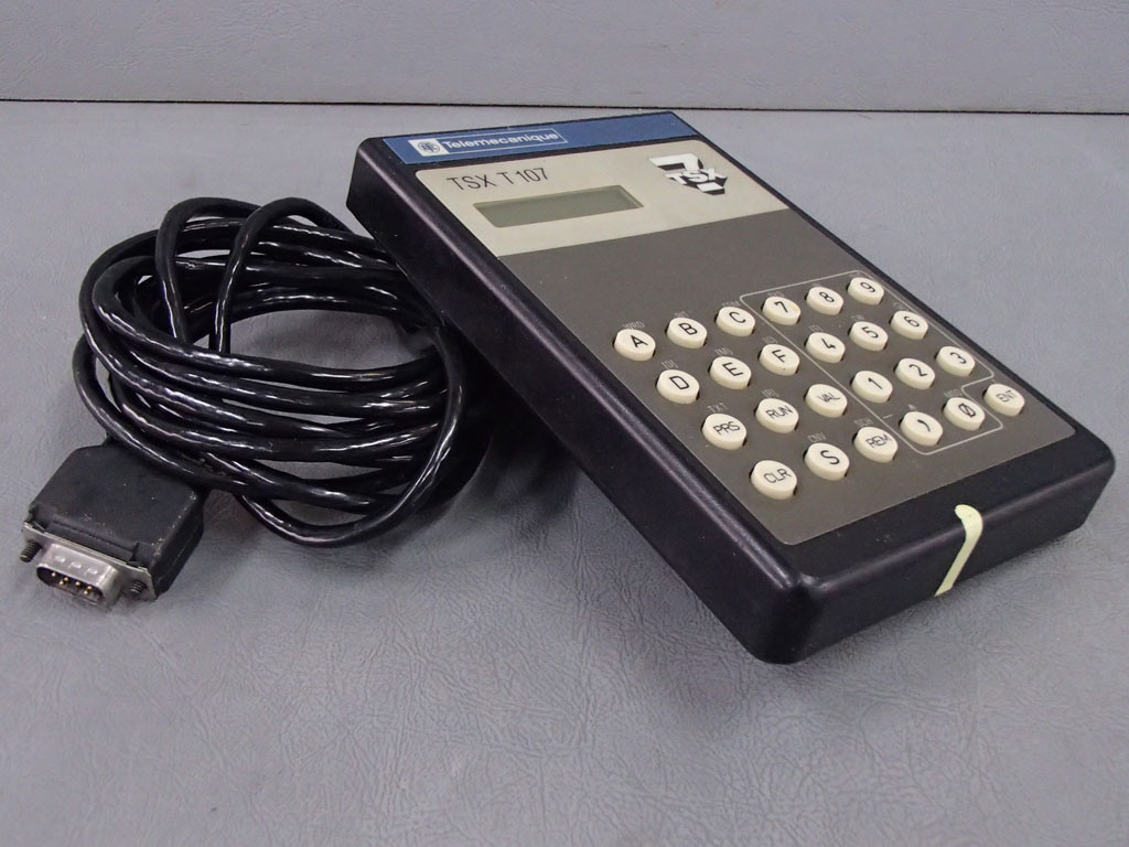 TÉLÉMÉCANIQUE  TSXT1070