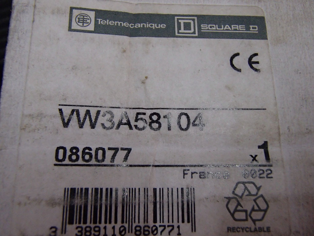 TÉLÉMÉCANIQUE  VW3-A58104