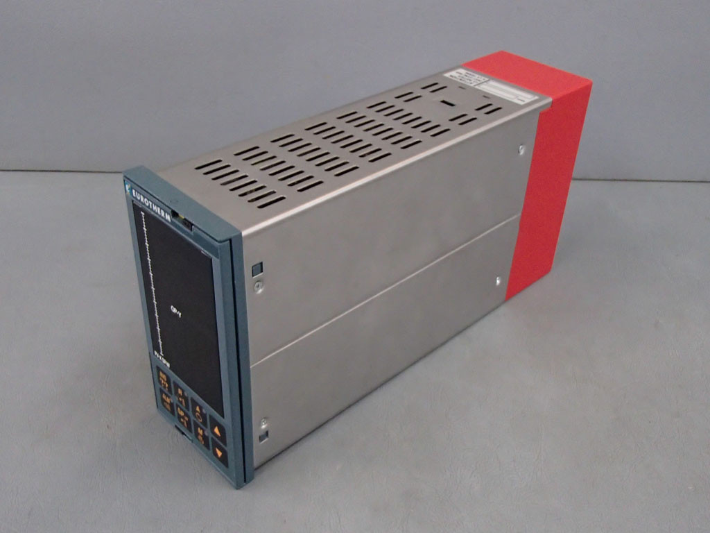 EUROTHERM T640/MAINS/422/HI/HI/-/T710