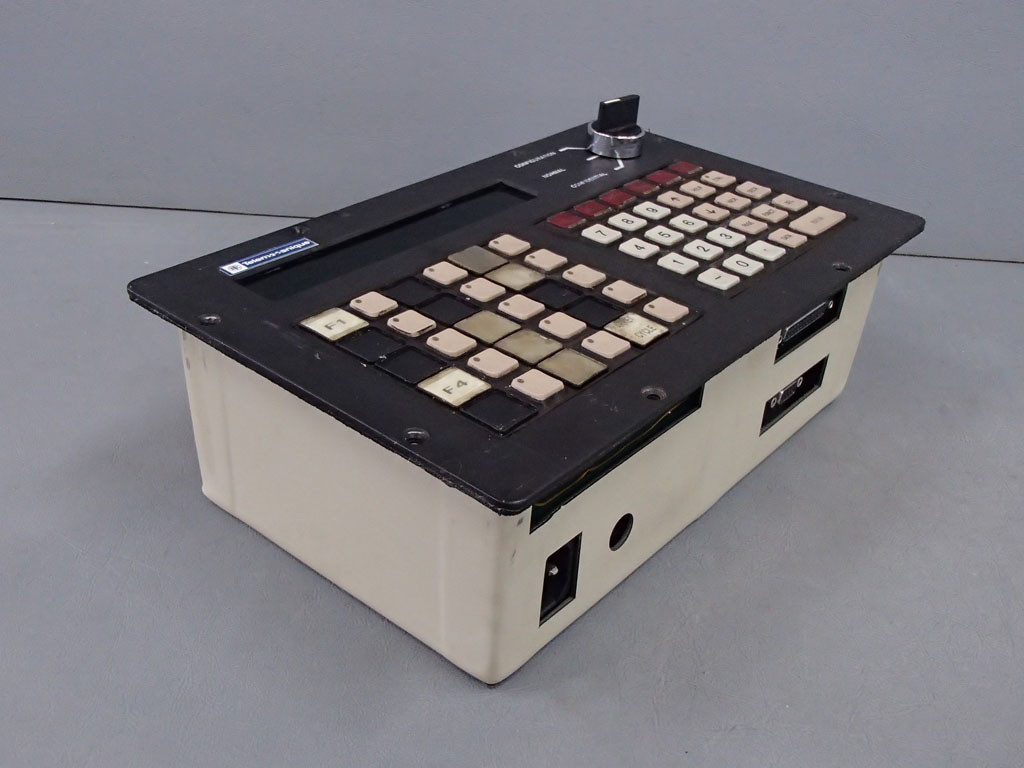 TÉLÉMÉCANIQUE  XBT-VB8140