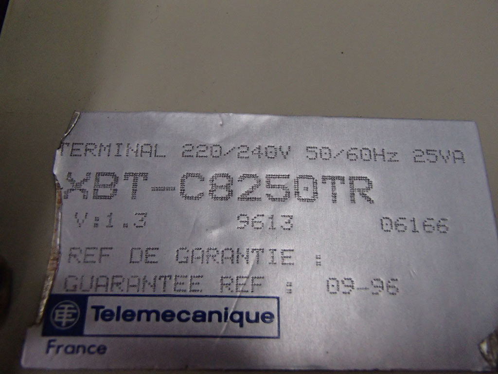 TÉLÉMÉCANIQUE  XBT-C8250