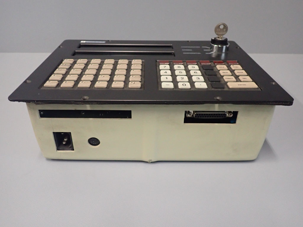 TÉLÉMÉCANIQUE  XBT-C8250