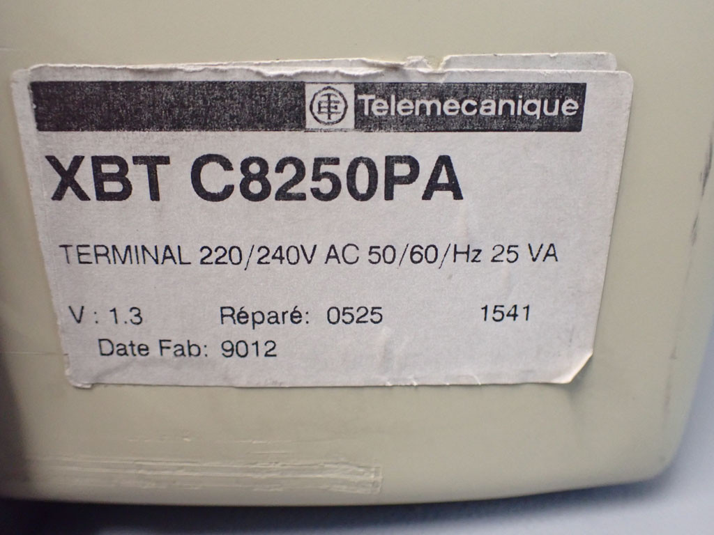 TÉLÉMÉCANIQUE  XBT-C8250