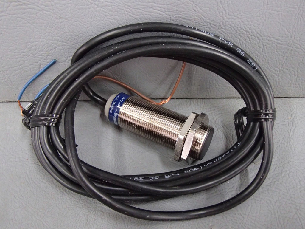 TÉLÉMÉCANIQUE  XS518B1DAL2