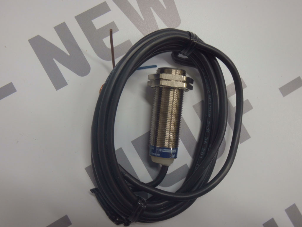 TÉLÉMÉCANIQUE  XS518B1DAL2