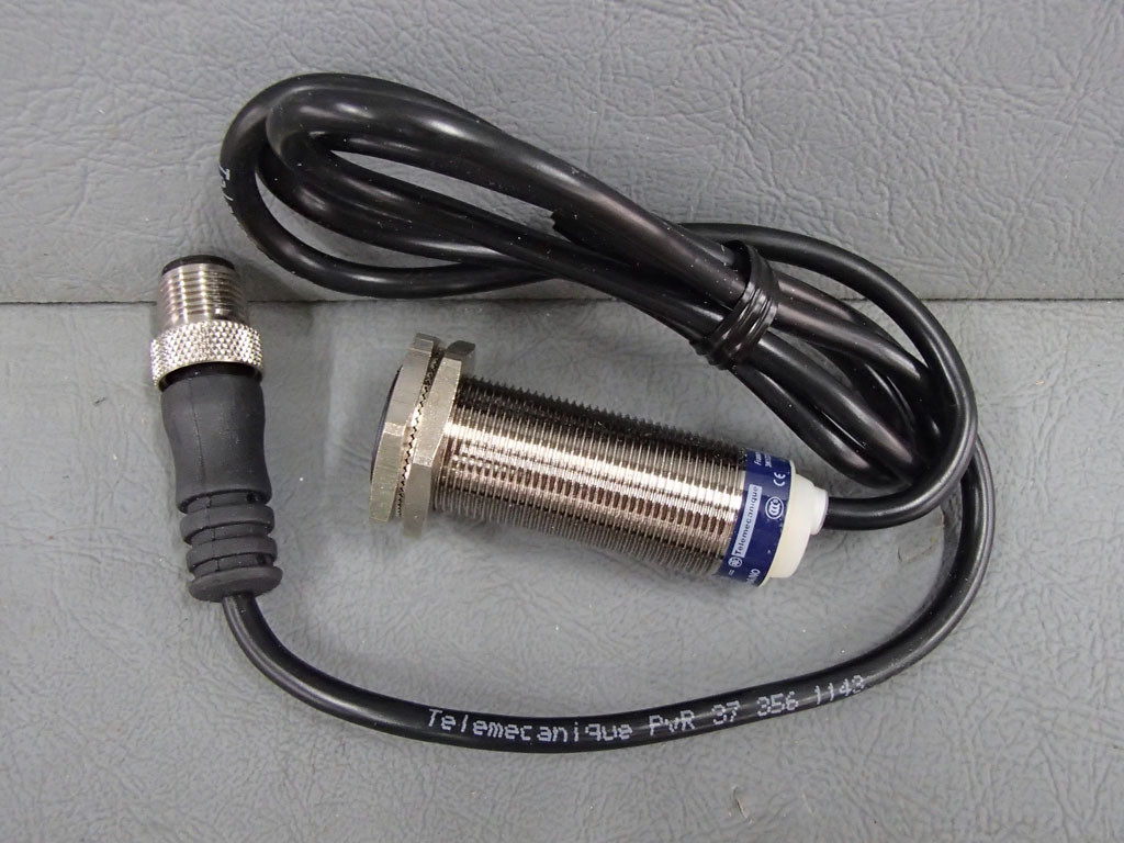 TÉLÉMÉCANIQUE  XS518B1CAL08M12