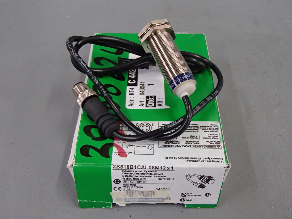 TÉLÉMÉCANIQUE  XS518B1CAL08M12