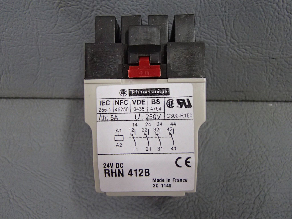 TÉLÉMÉCANIQUE  RHN412B