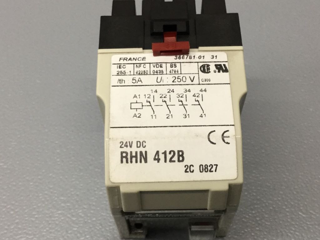 TÉLÉMÉCANIQUE  RHN412B