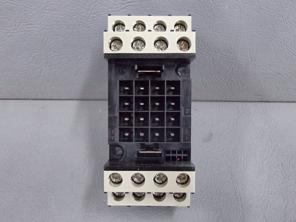 TÉLÉMÉCANIQUE  RHZ21