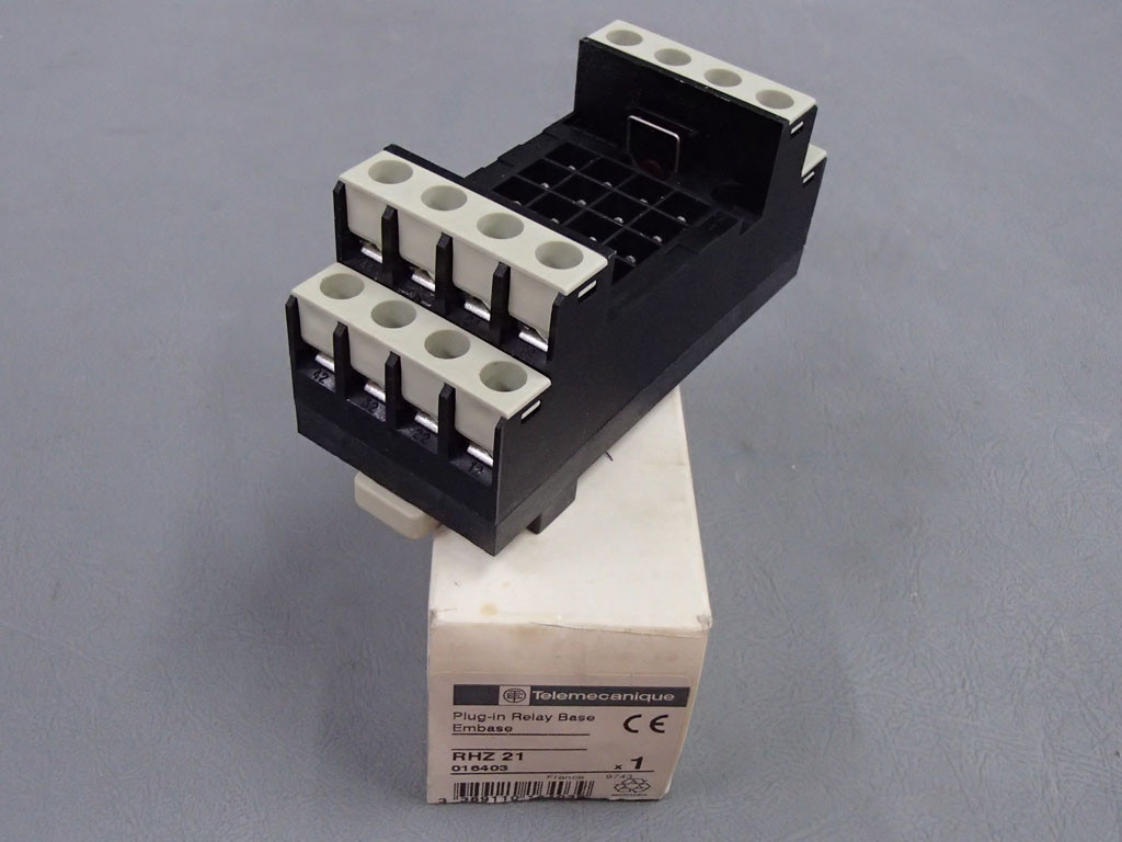 TÉLÉMÉCANIQUE  RHZ21