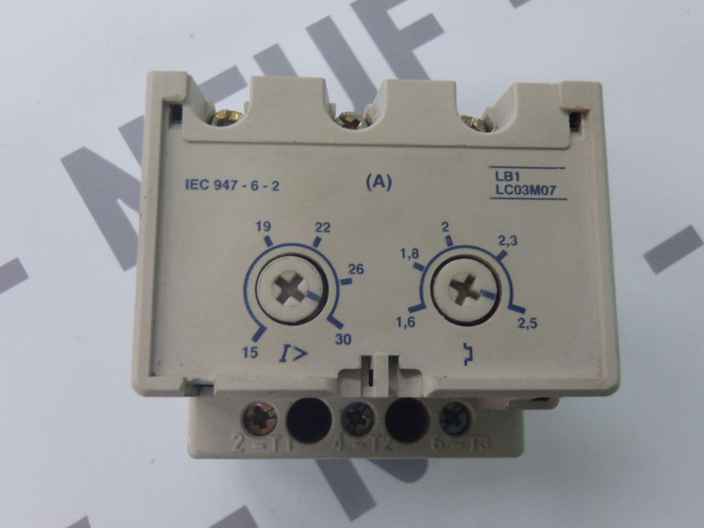 TÉLÉMÉCANIQUE  LB1LC03M07