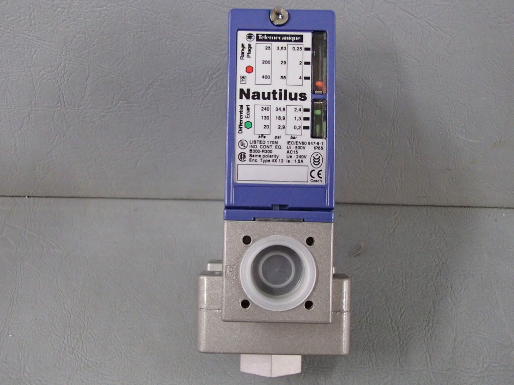 TÉLÉMÉCANIQUE  XMLB004A2S11