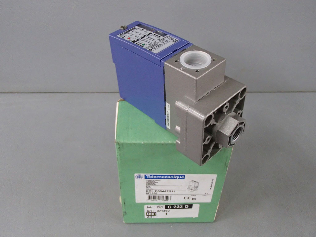TÉLÉMÉCANIQUE  XMLB004A2S11