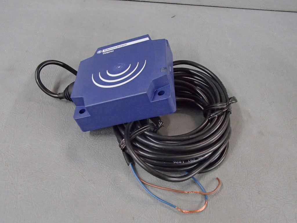 SCHNEIDER  XS8D1A1MBL5