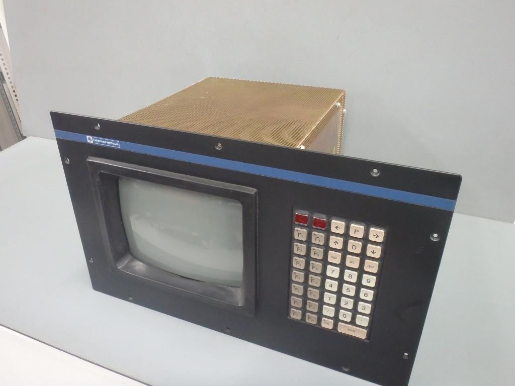 TÉLÉMÉCANIQUE  XBT-VM814070
