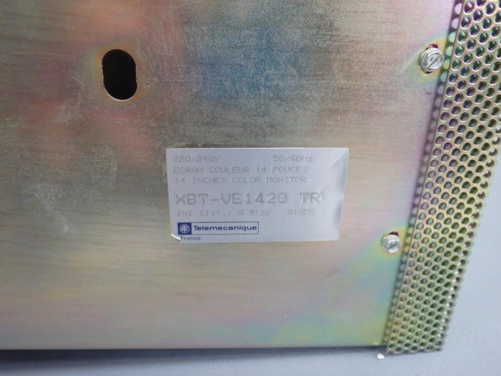 TÉLÉMÉCANIQUE  XBT-VE1420TR