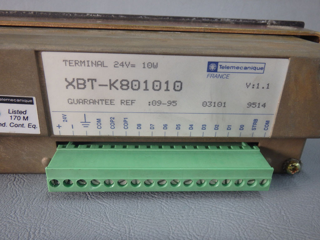 TÉLÉMÉCANIQUE  XBT-K801010