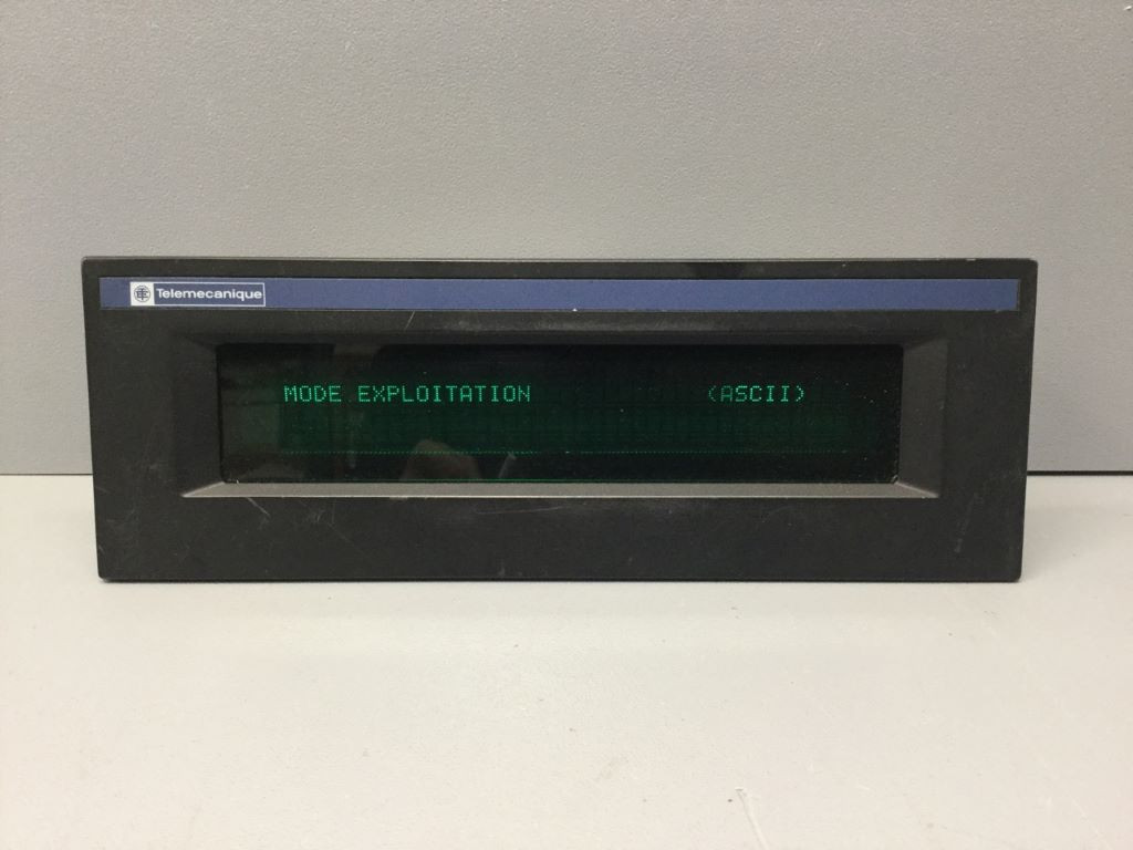 TÉLÉMÉCANIQUE  XBT-KN801010