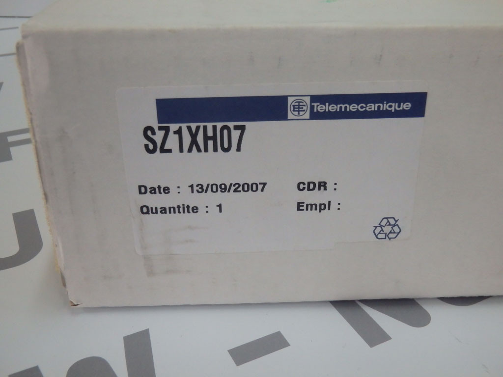 TÉLÉMÉCANIQUE  SZ1XH07