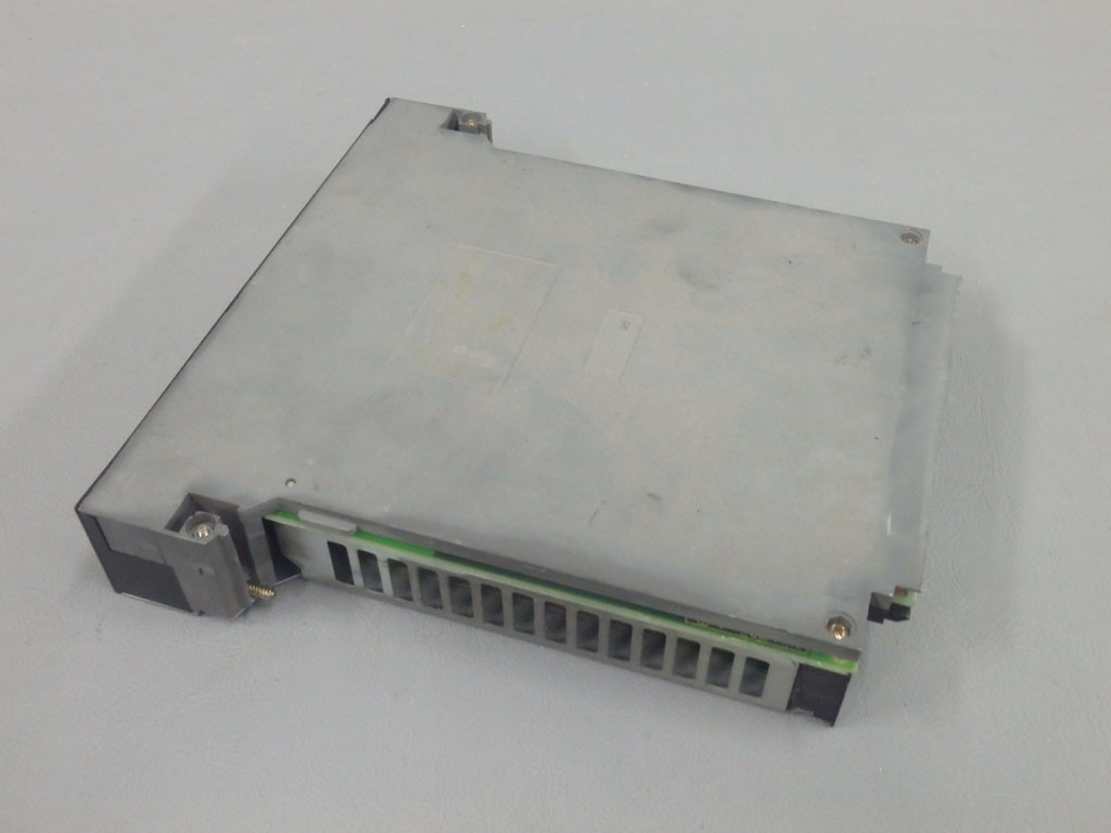 TÉLÉMÉCANIQUE  TSXAXM182