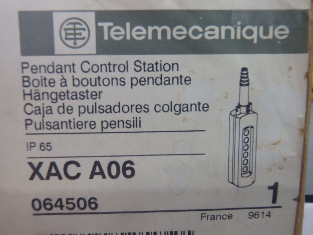 TÉLÉMÉCANIQUE  XACA06