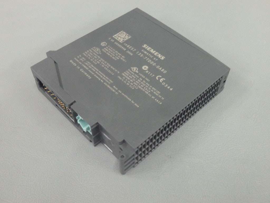 SIEMENS 6ES7135-7TD00-0AB0