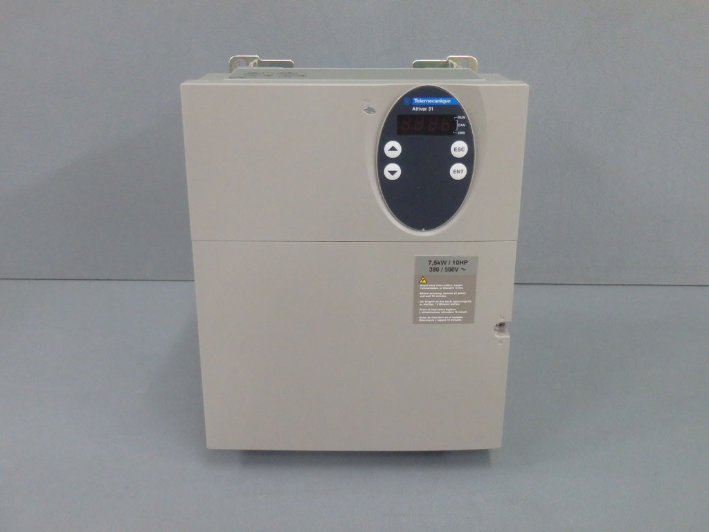 TÉLÉMÉCANIQUE  ATV31HU75N4