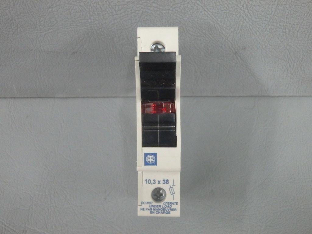 TÉLÉMÉCANIQUE  DF6-AB10U